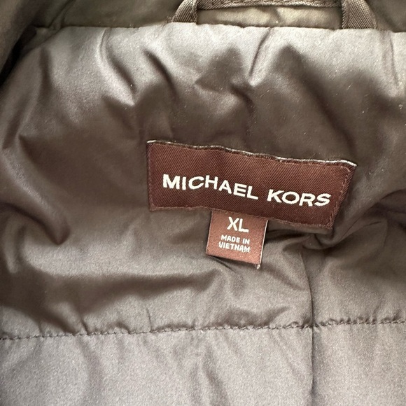 Michael Kors  snow jacket Sz XL warm r ☔️ perfect for heavy winter - Picture 5 of 6